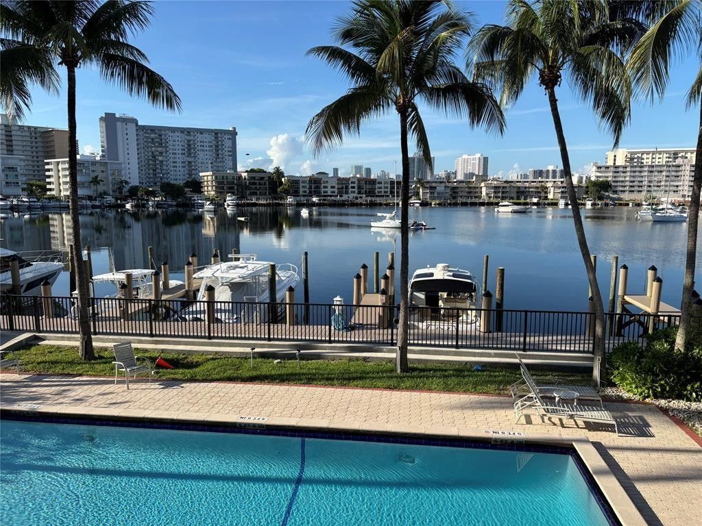 2300 Diana, Unit 203, Hallandale Beach, FL 33009 Photo
