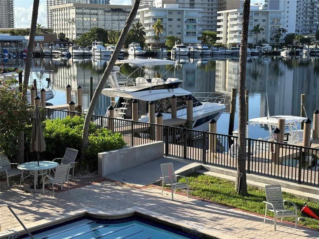 2300 Diana, Unit 203, Hallandale Beach, FL 33009 Photo