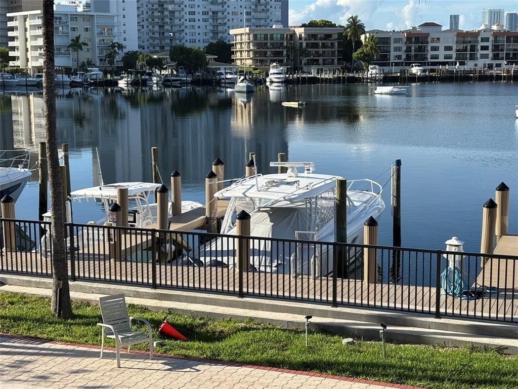 2300 Diana, Unit 203, Hallandale Beach, FL 33009 Photo