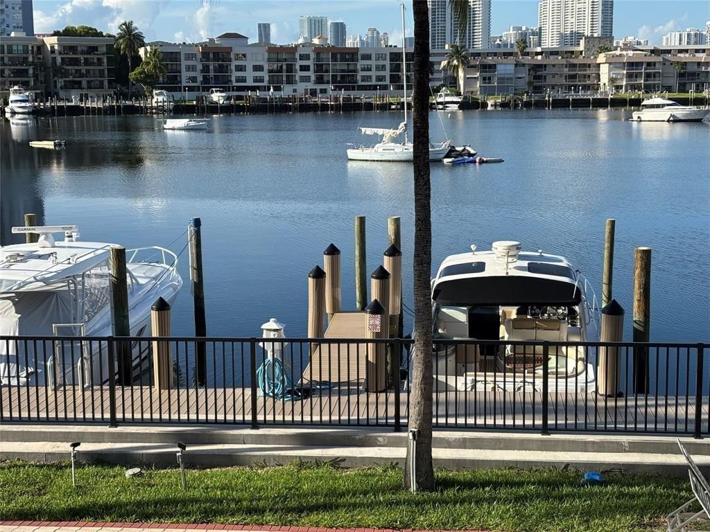 2300 Diana, Unit 203, Hallandale Beach, FL 33009 Photo