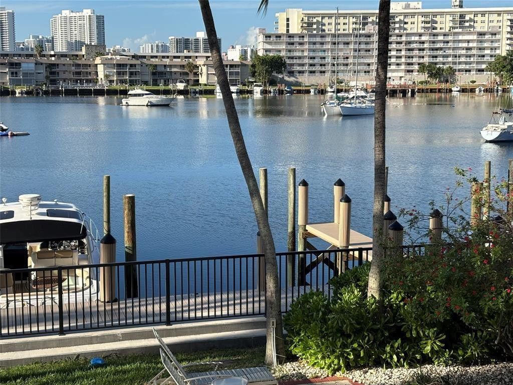 2300 Diana, Unit 203, Hallandale Beach, FL 33009 Photo