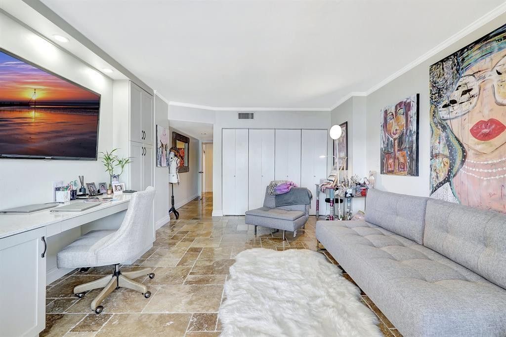 2300 Diana, Unit 203, Hallandale Beach, FL 33009 Photo