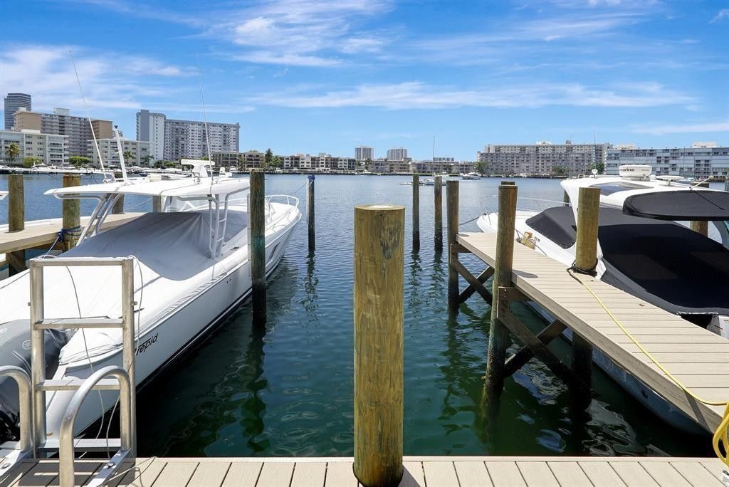 2300 Diana, Unit 203, Hallandale Beach, FL 33009 Photo