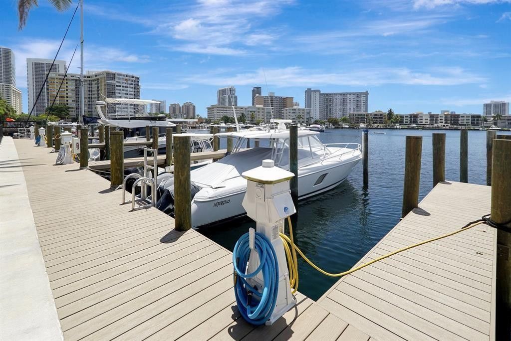 2300 Diana, Unit 203, Hallandale Beach, FL 33009 Photo