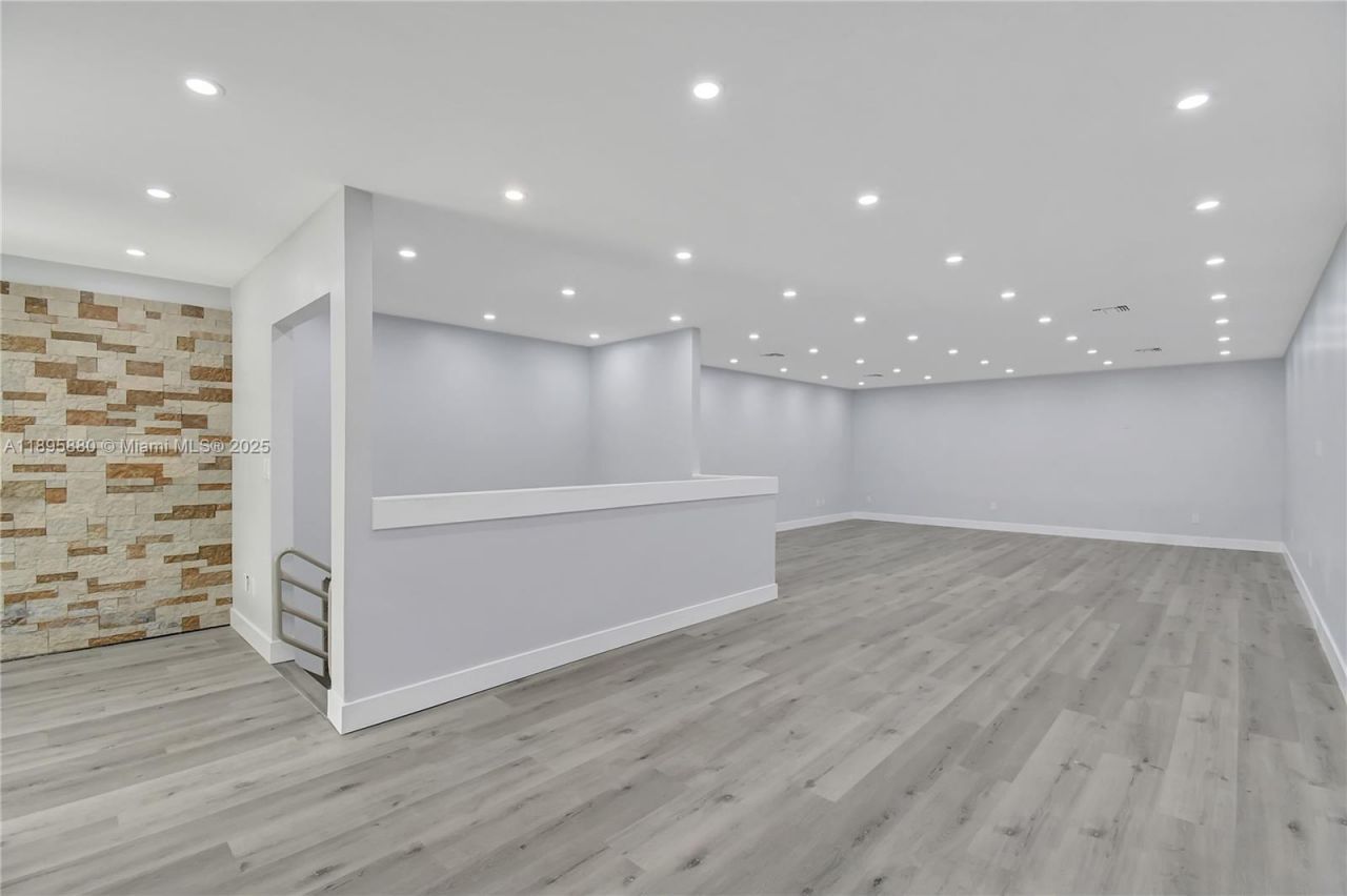 20129 NE 16th Pl, Unit 20129, Miami, FL 33179 Photo