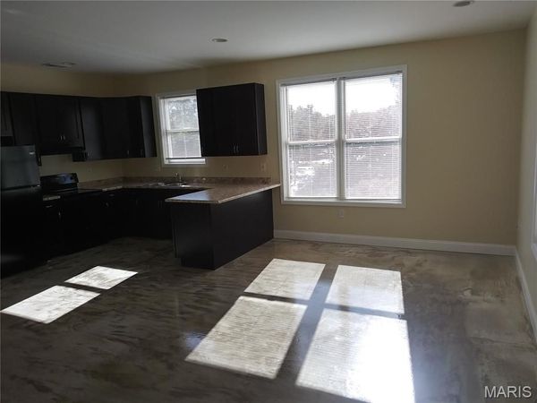 613 S Florissant Road, Ferguson, MO 63135