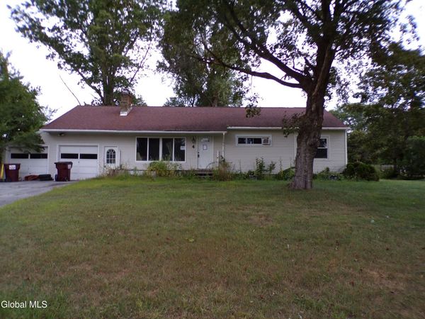 4 Sequoia Drive, Ballston Lake, NY 12019