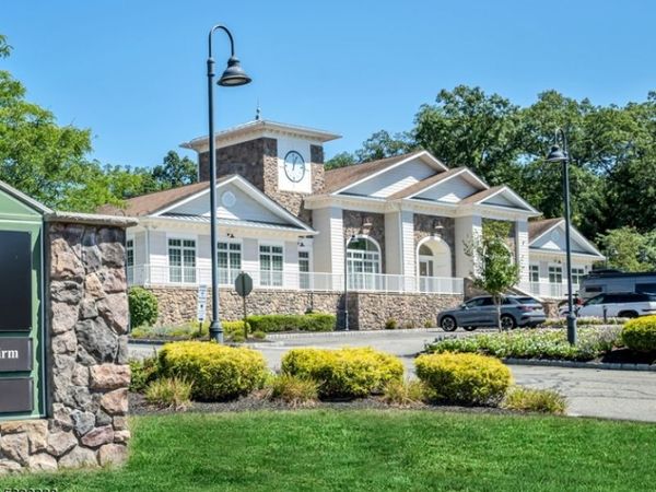 330 Changebridge Rd, Montville, NJ 07058