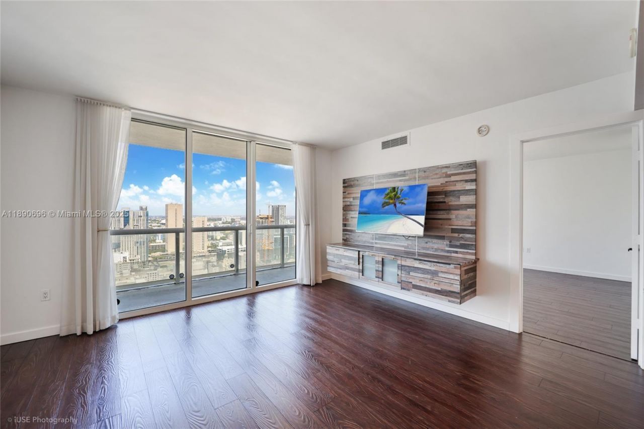 50 Biscayne Blvd, Unit 4311, Miami, FL 33132 Photo