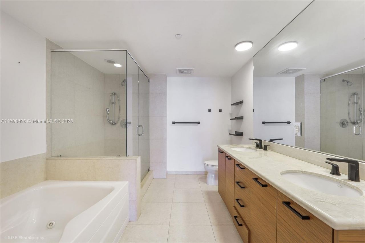 50 Biscayne Blvd, Unit 4311, Miami, FL 33132 Photo