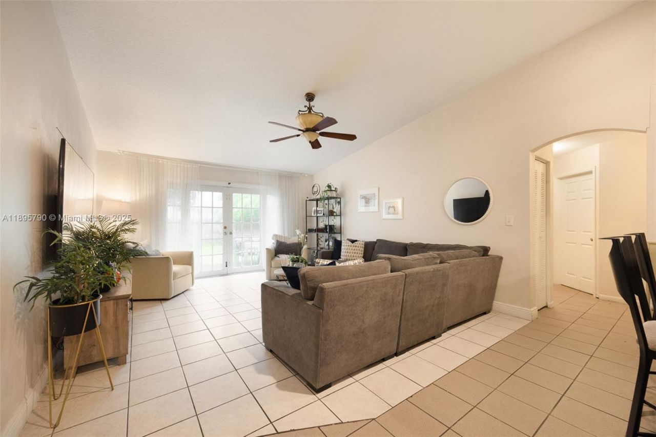 9730 SW 219th St, Cutler Bay, FL 33190 Photo