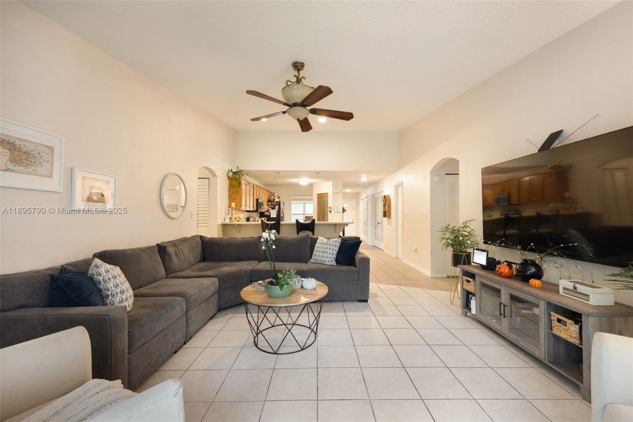 9730 SW 219th St, Cutler Bay, FL 33190 Photo