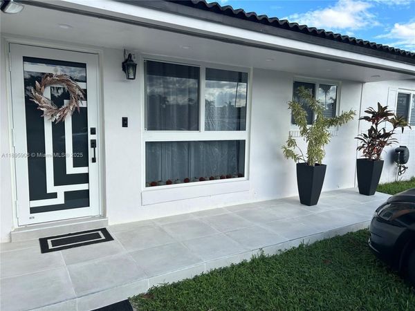 1821 SW 92nd Pl, Miami, FL 33165