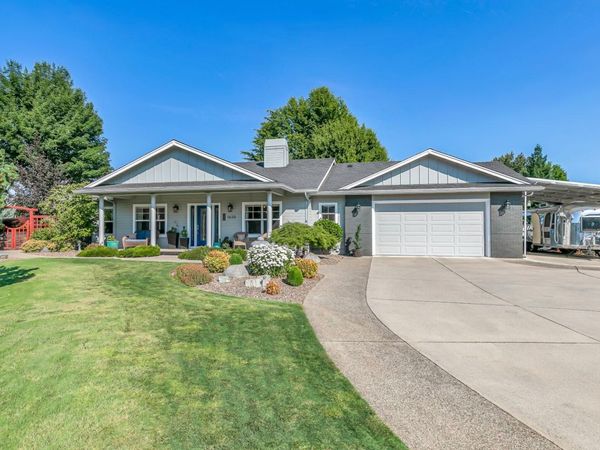 1620 Pacific Lane, Phoenix, OR 97535