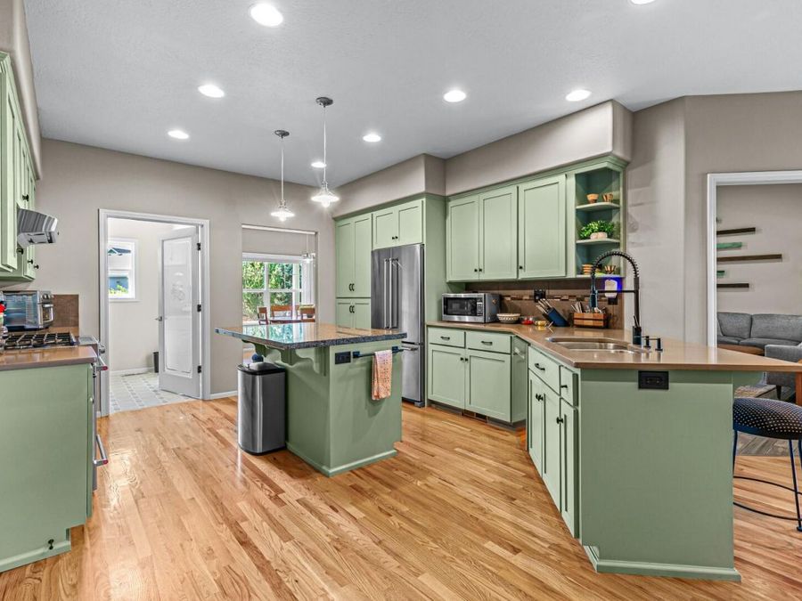 Property Image 16