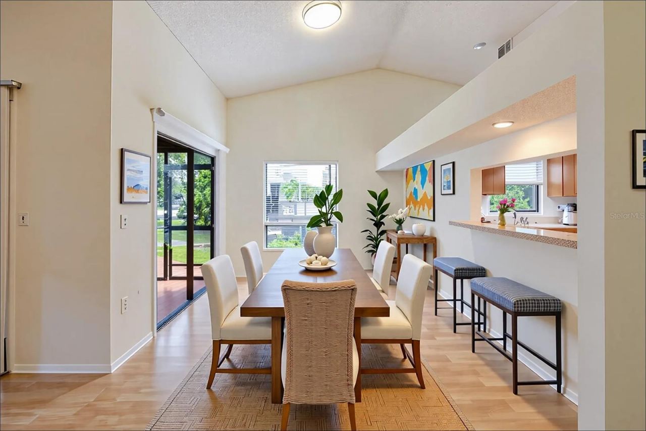 5021 Barrington Circle, Unit 302, Sarasota, FL 34234 Photo