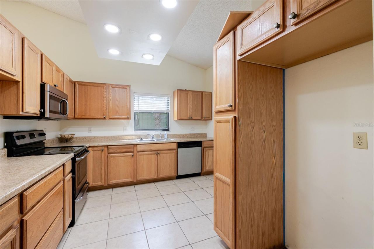 5021 Barrington Circle, Unit 302, Sarasota, FL 34234 Photo