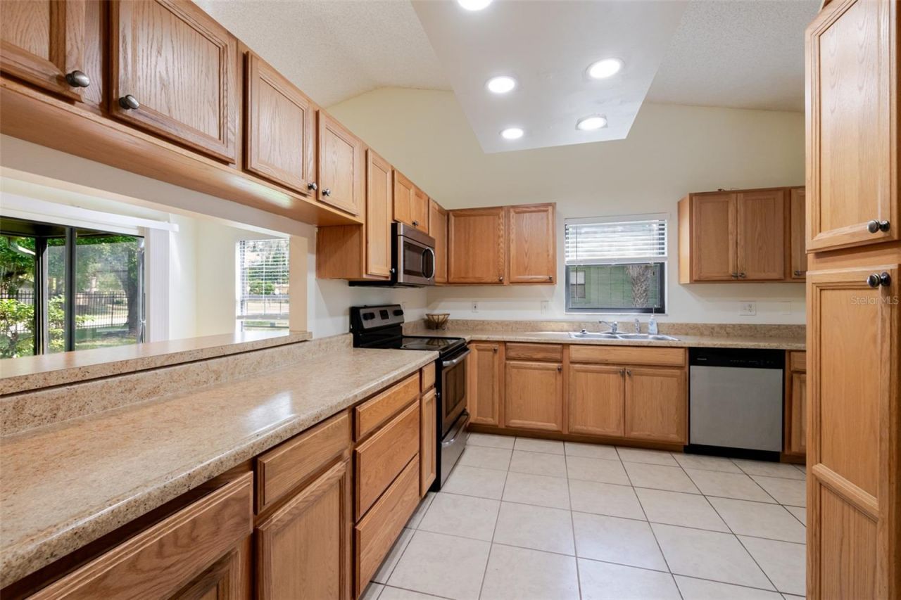 5021 Barrington Circle, Unit 302, Sarasota, FL 34234 Photo