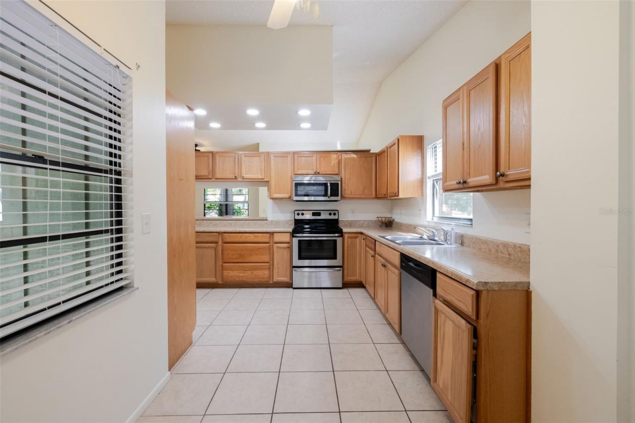 5021 Barrington Circle, Unit 302, Sarasota, FL 34234 Photo