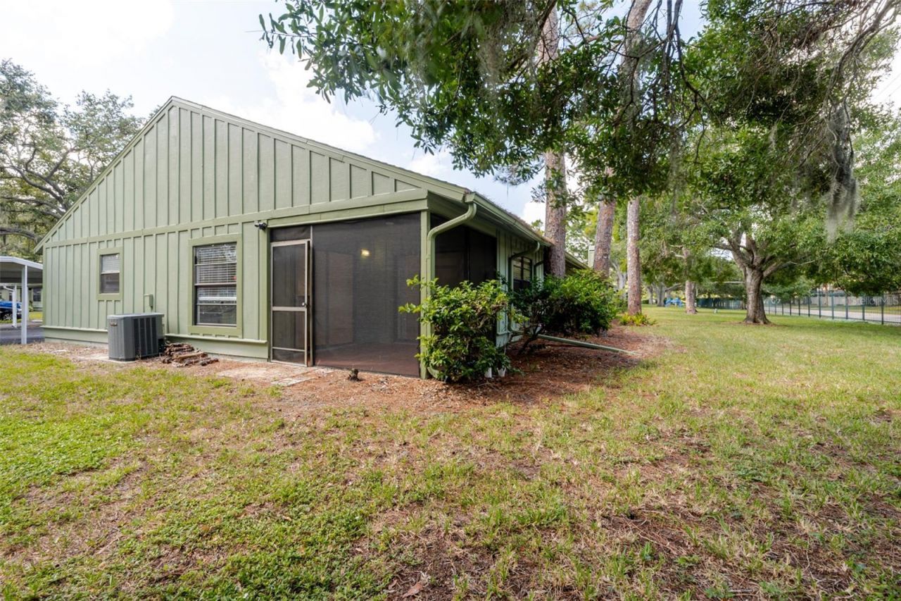 5021 Barrington Circle, Unit 302, Sarasota, FL 34234 Photo