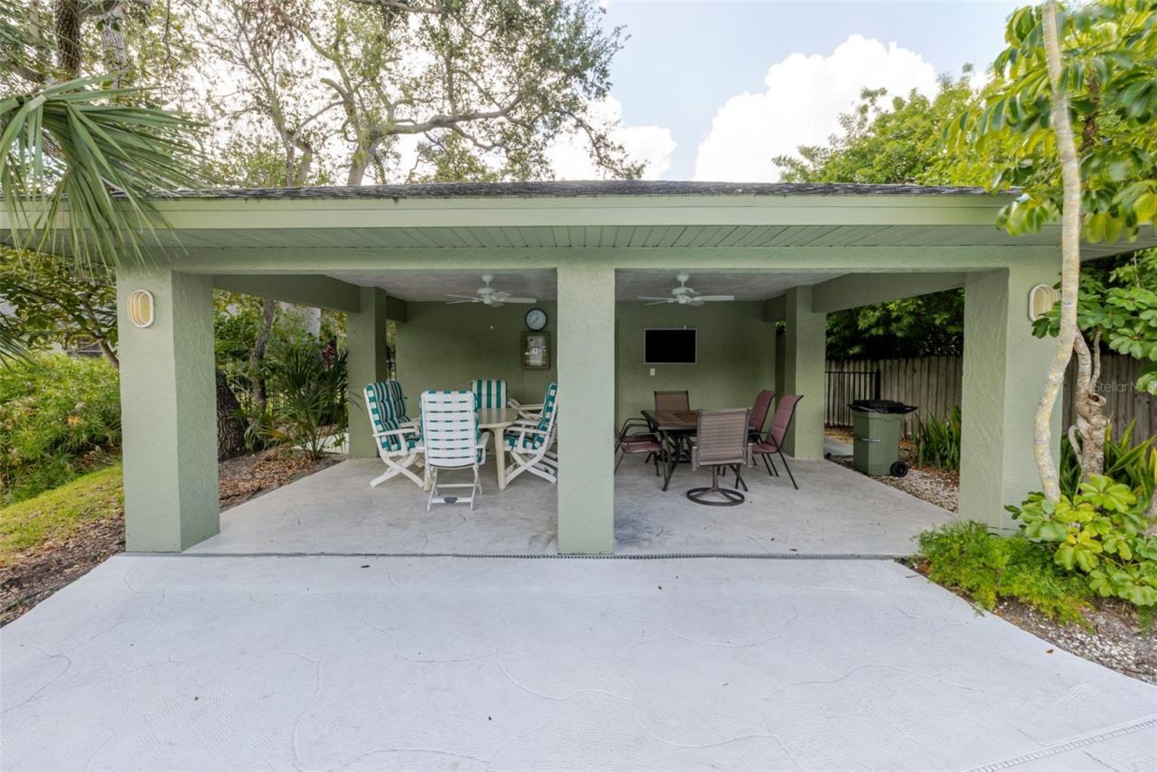 5021 Barrington Circle, Unit 302, Sarasota, FL 34234 Photo