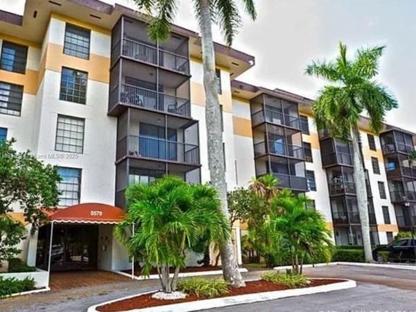5570 NW 44th St, Unit 312A, Lauderhill, FL 33319