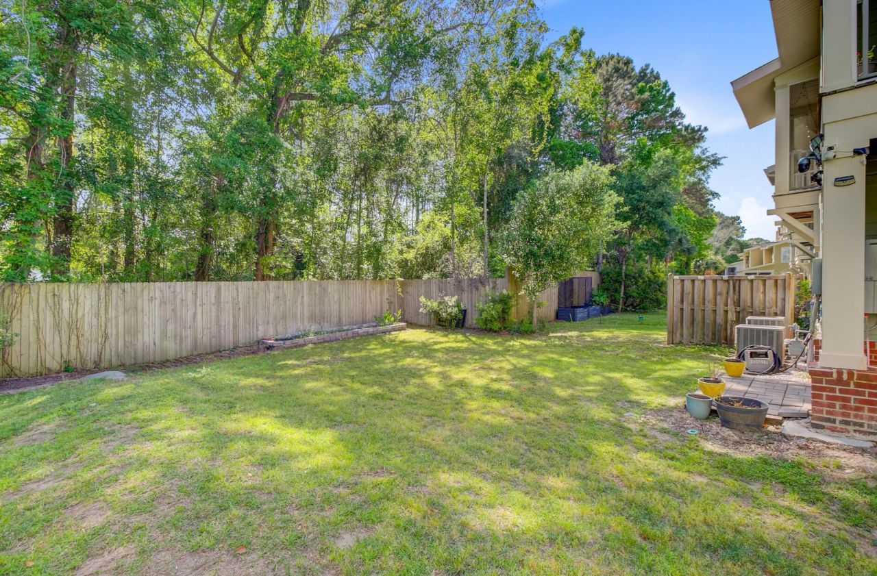 1215 Dingle Road Photo 2