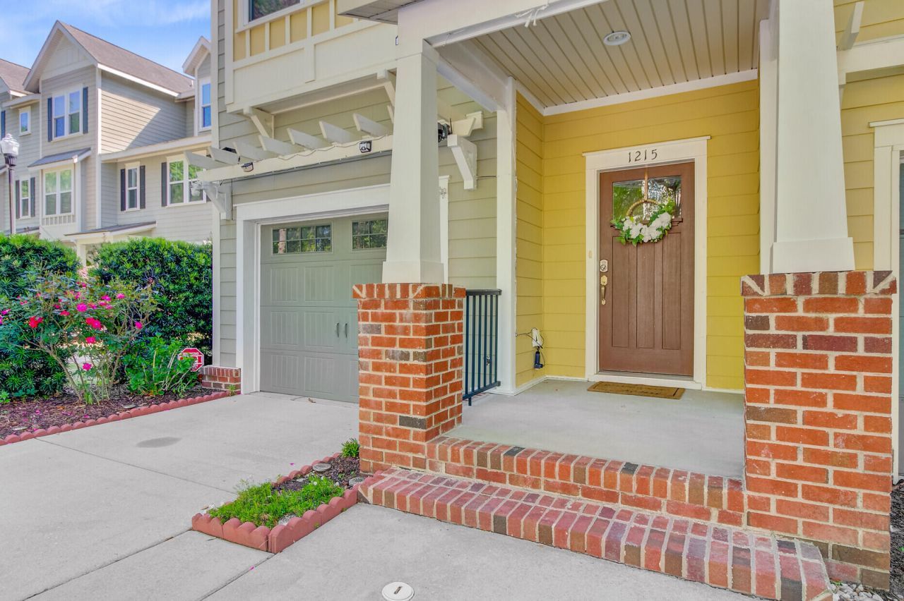 1215 Dingle Road Photo 3