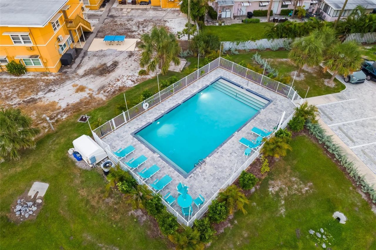 15305 1st Street E, Unit 201, Madeira Beach, FL 33708 Photo