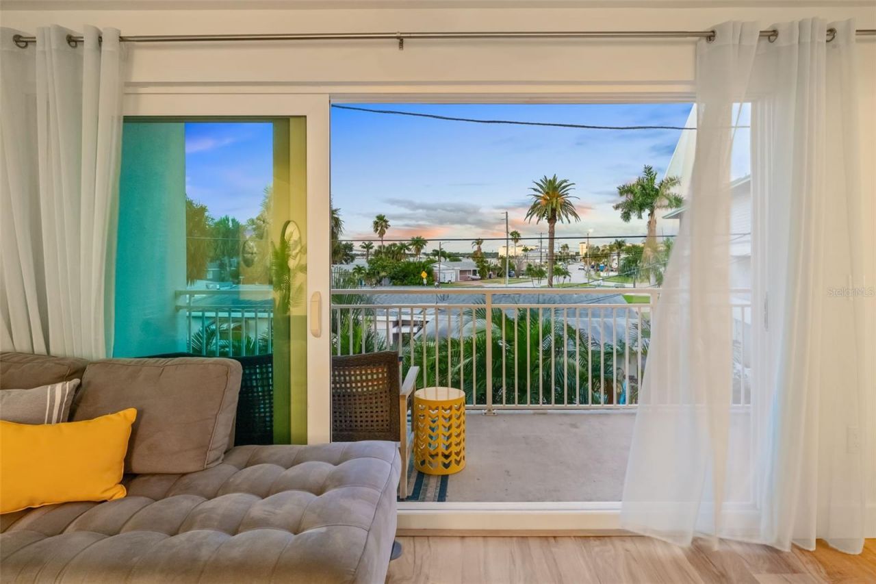 15305 1st Street E, Unit 201, Madeira Beach, FL 33708 Photo