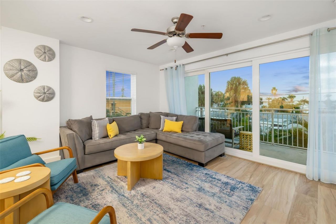 15305 1st Street E, Unit 201, Madeira Beach, FL 33708 Photo