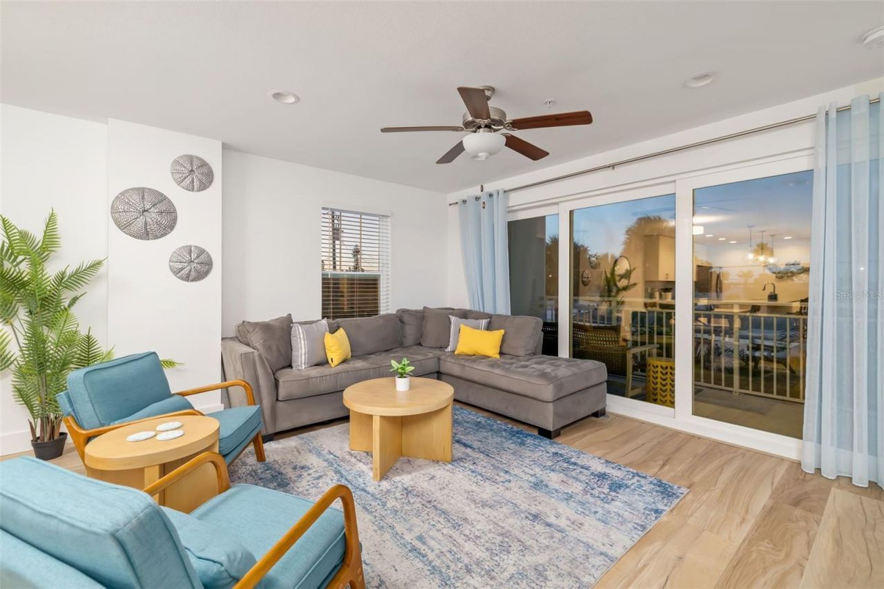 15305 1st Street E, Unit 201, Madeira Beach, FL 33708 Photo