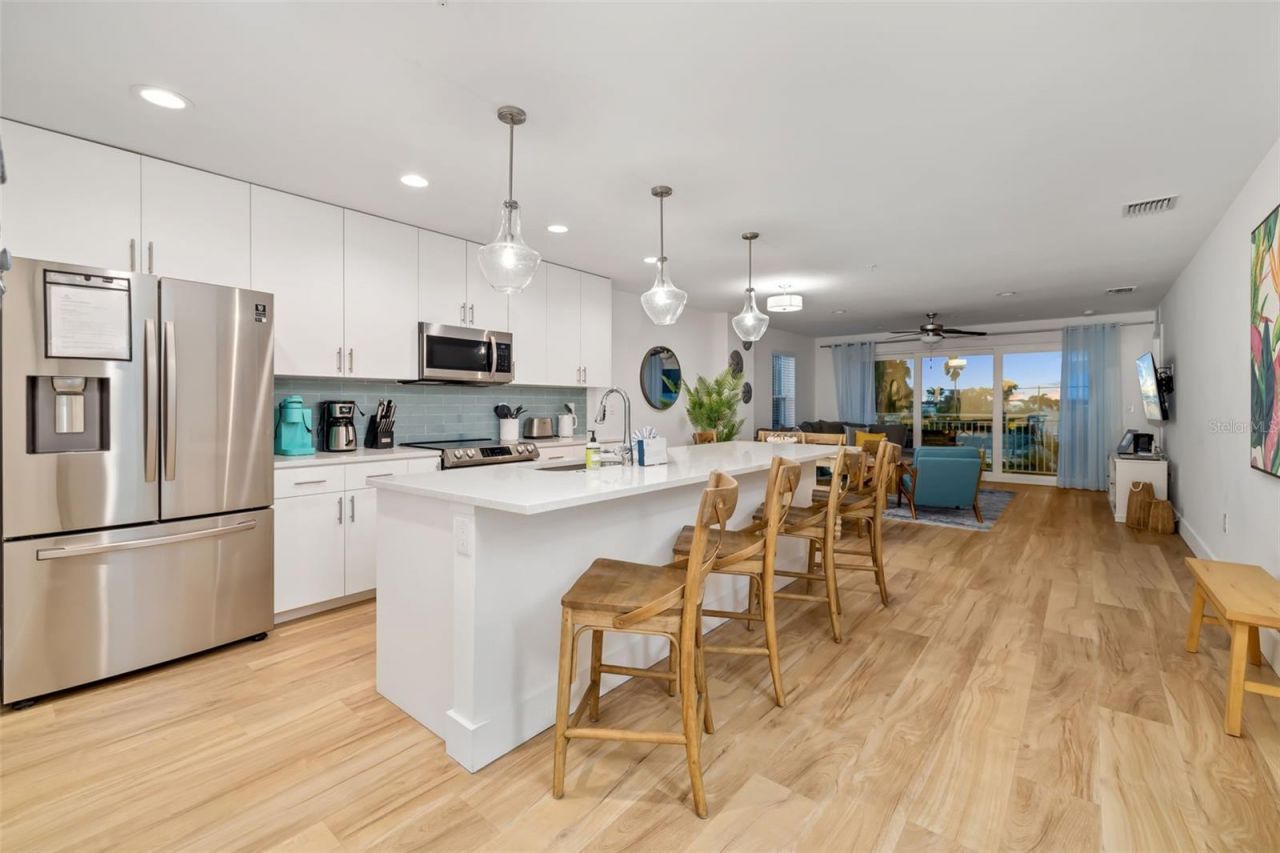 15305 1st Street E, Unit 201, Madeira Beach, FL 33708 Photo