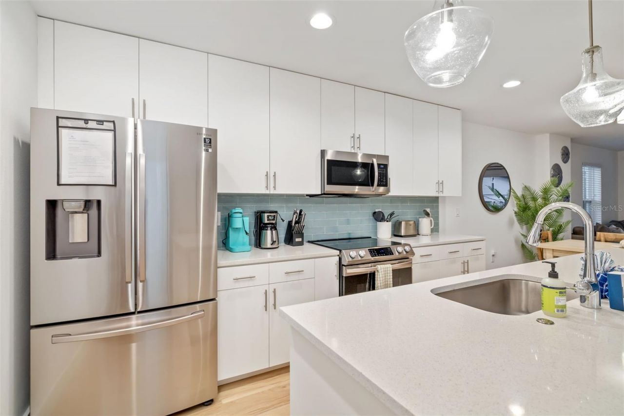 15305 1st Street E, Unit 201, Madeira Beach, FL 33708 Photo