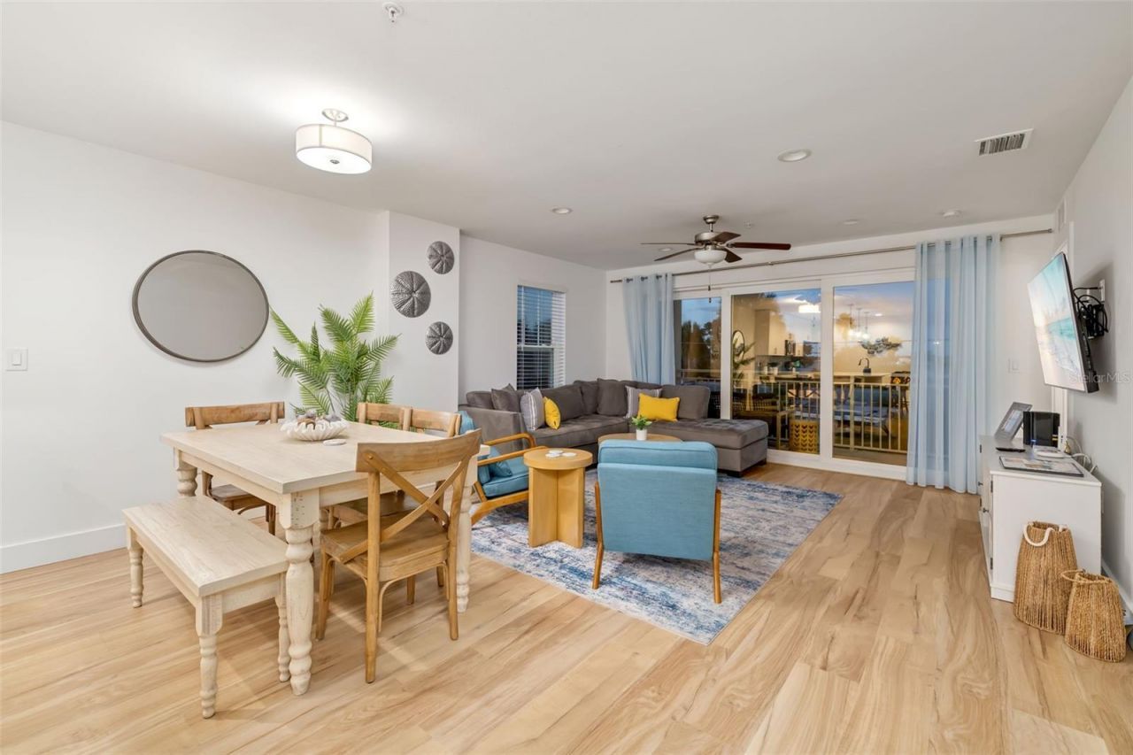 15305 1st Street E, Unit 201, Madeira Beach, FL 33708 Photo