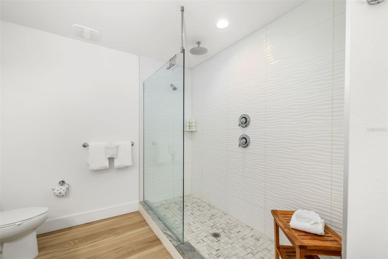 15305 1st Street E, Unit 201, Madeira Beach, FL 33708 Photo