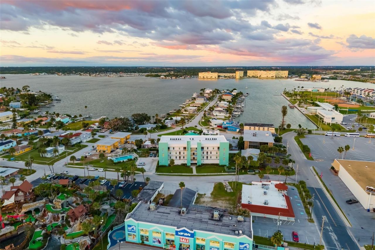 15305 1st Street E, Unit 201, Madeira Beach, FL 33708 Photo