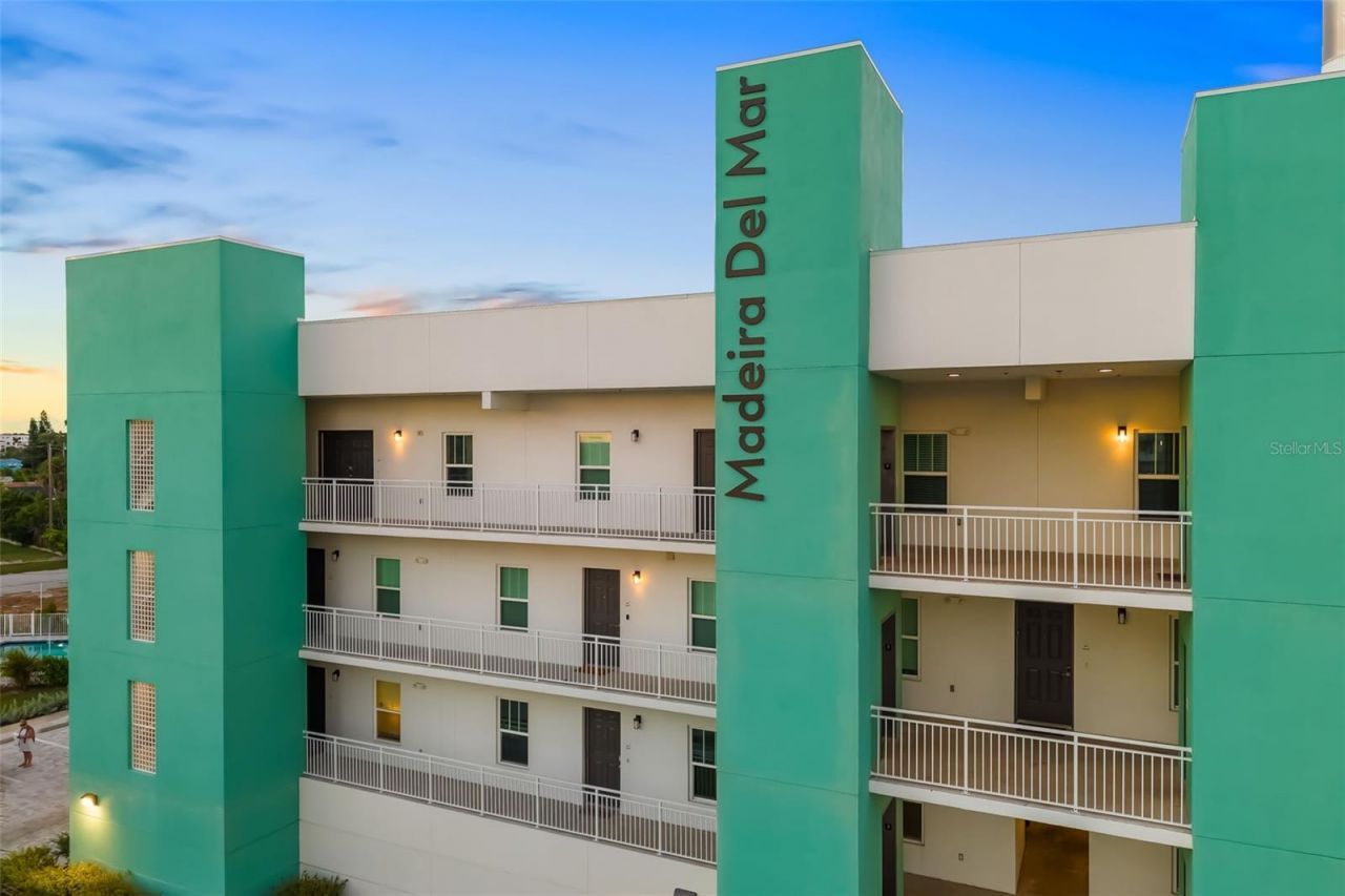 15305 1st Street E, Unit 201, Madeira Beach, FL 33708 Photo