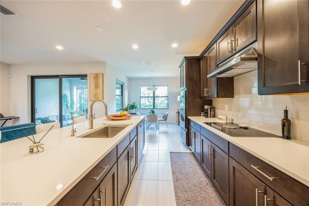 13057 Pembroke Dr, Naples, FL 34105 Photo