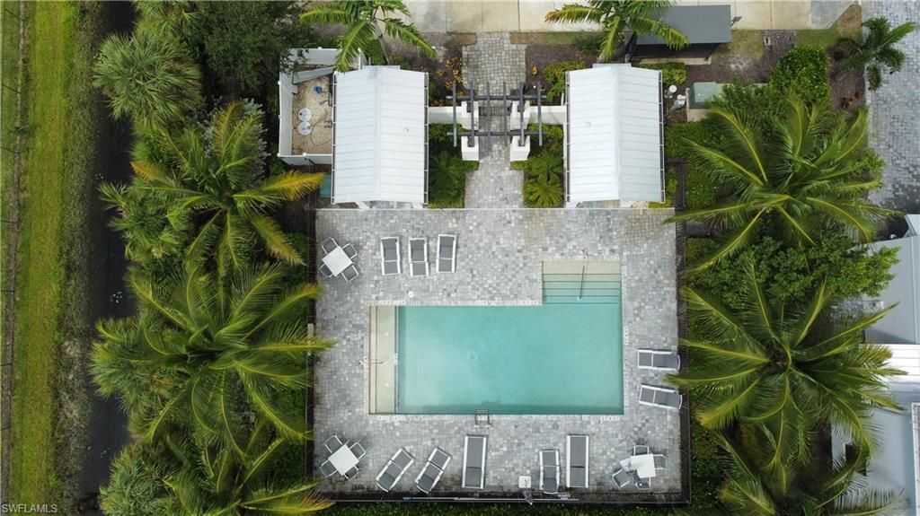 13057 Pembroke Dr, Naples, FL 34105 Photo
