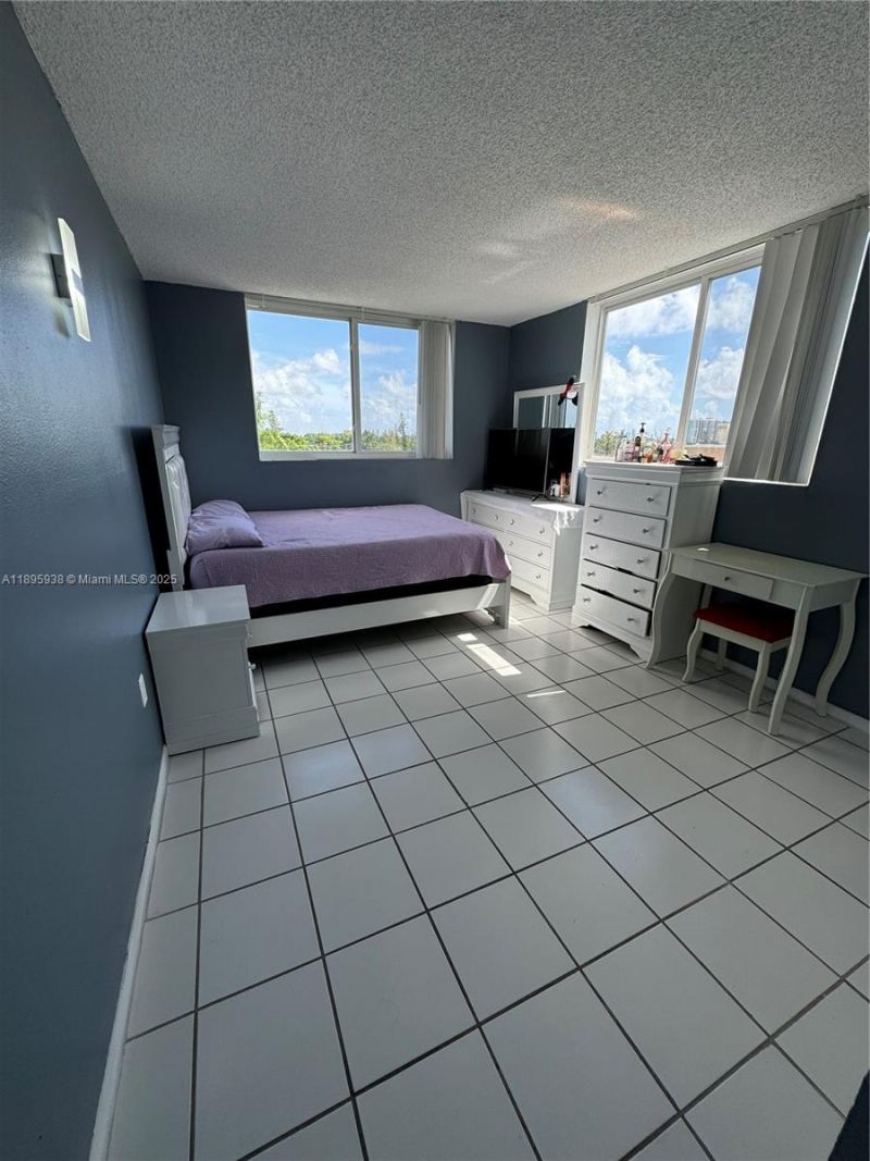 1251 NE 108th St, Unit 602, Miami, FL 33161 Photo