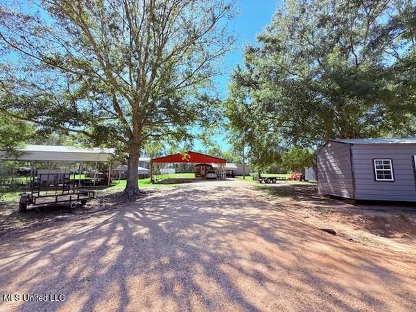 608 E 98 Highway, Tylertown, MS 39667