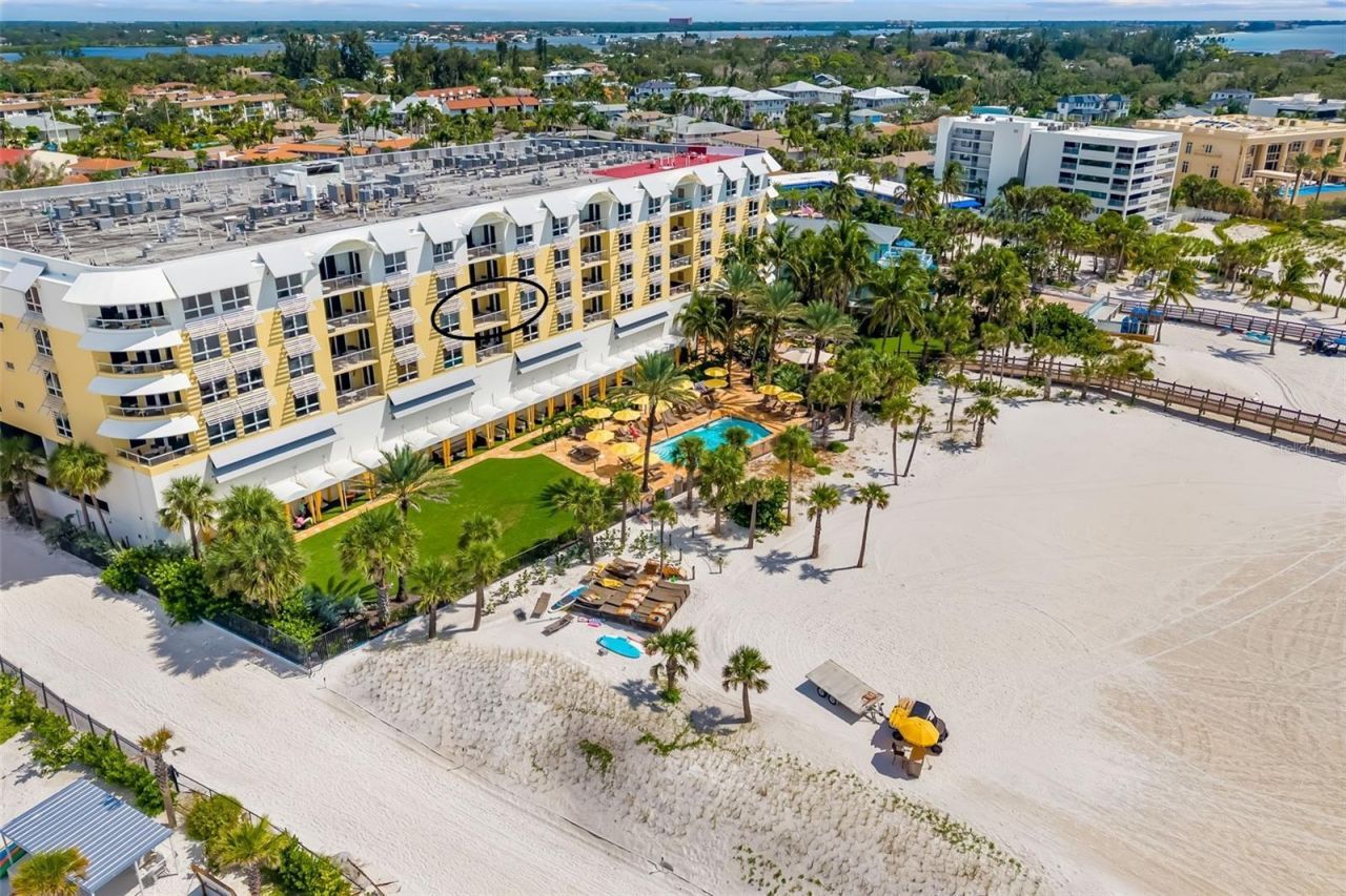 915 Seaside Drive, Unit 407, Sarasota, FL 34242 Main Photo