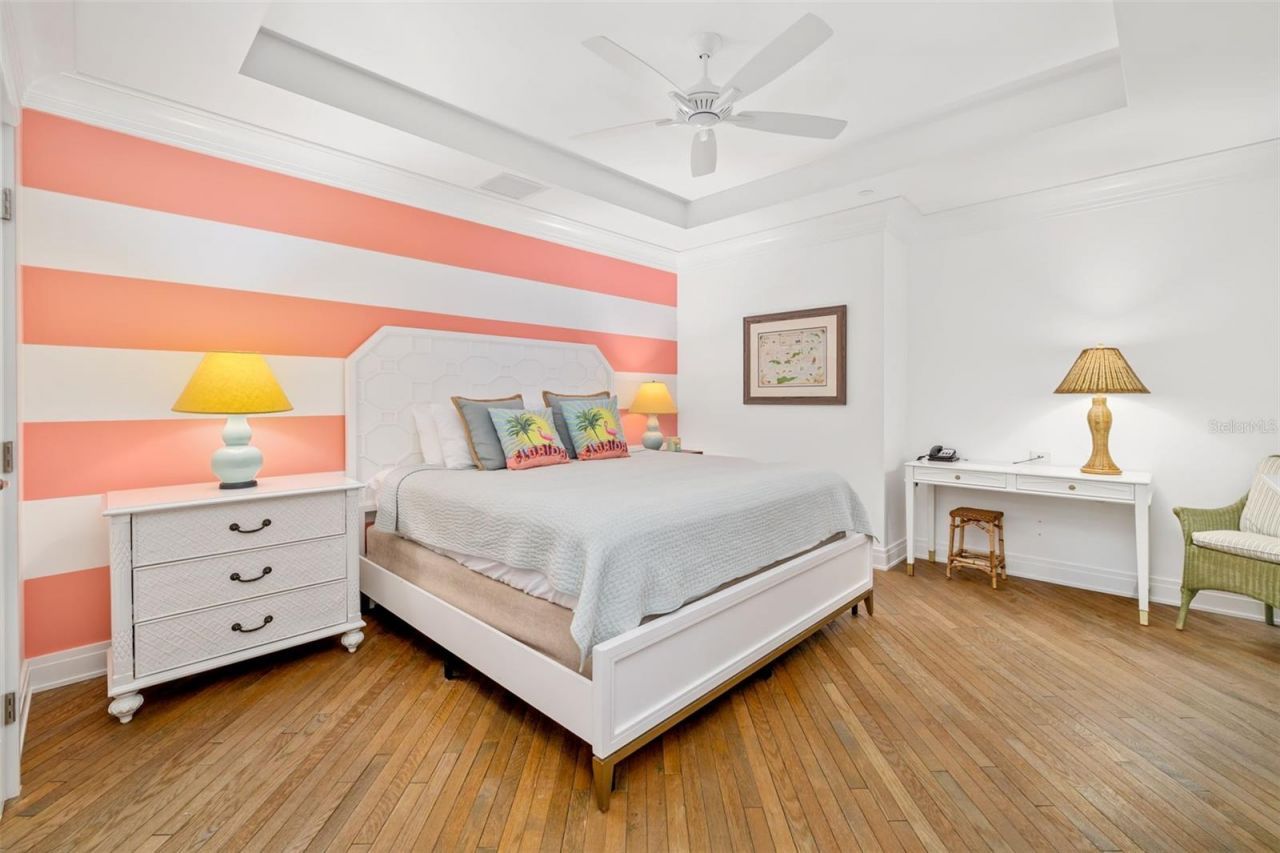 915 Seaside Drive, Unit 407, Sarasota, FL 34242 Photo