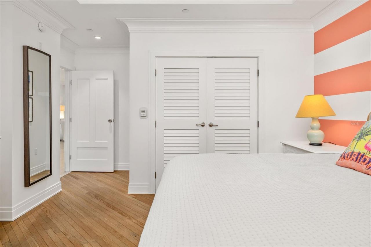 915 Seaside Drive, Unit 407, Sarasota, FL 34242 Photo