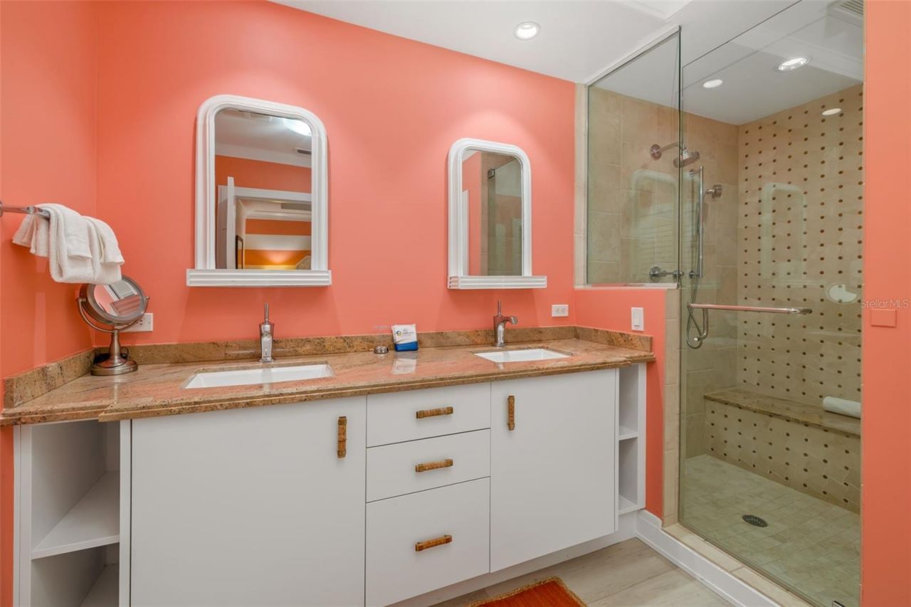 915 Seaside Drive, Unit 407, Sarasota, FL 34242 Photo