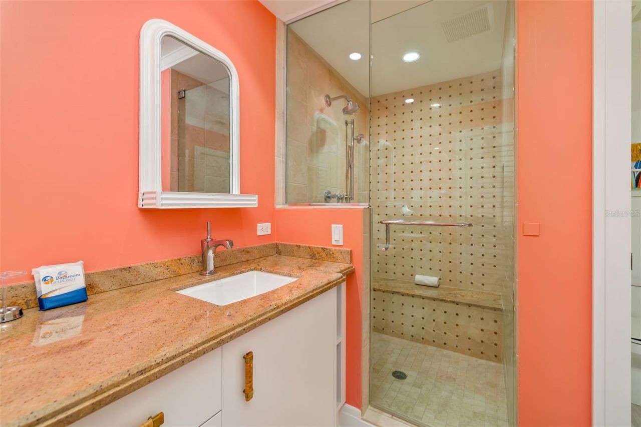 915 Seaside Drive, Unit 407, Sarasota, FL 34242 Photo