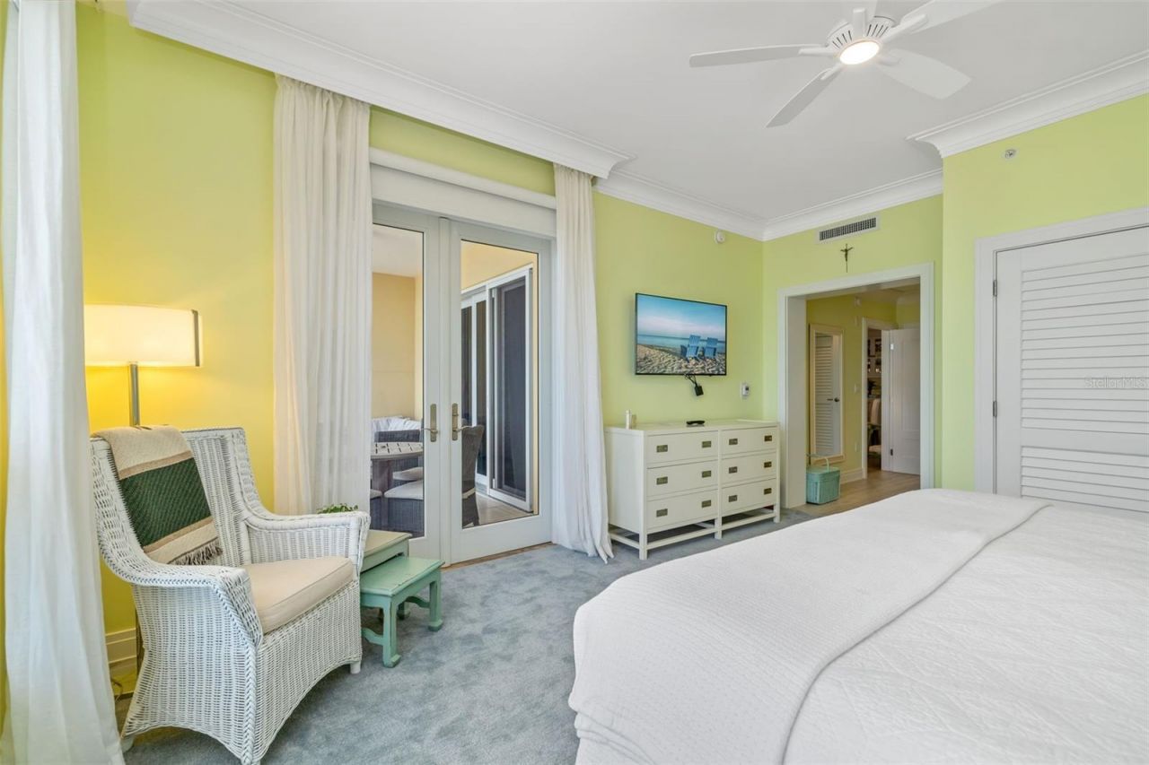 915 Seaside Drive, Unit 407, Sarasota, FL 34242 Photo