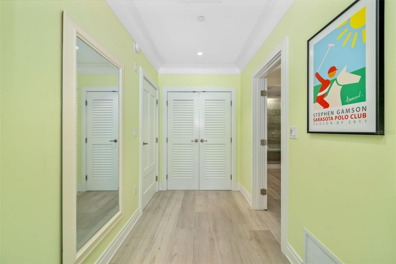 915 Seaside Drive, Unit 407, Sarasota, FL 34242 Photo