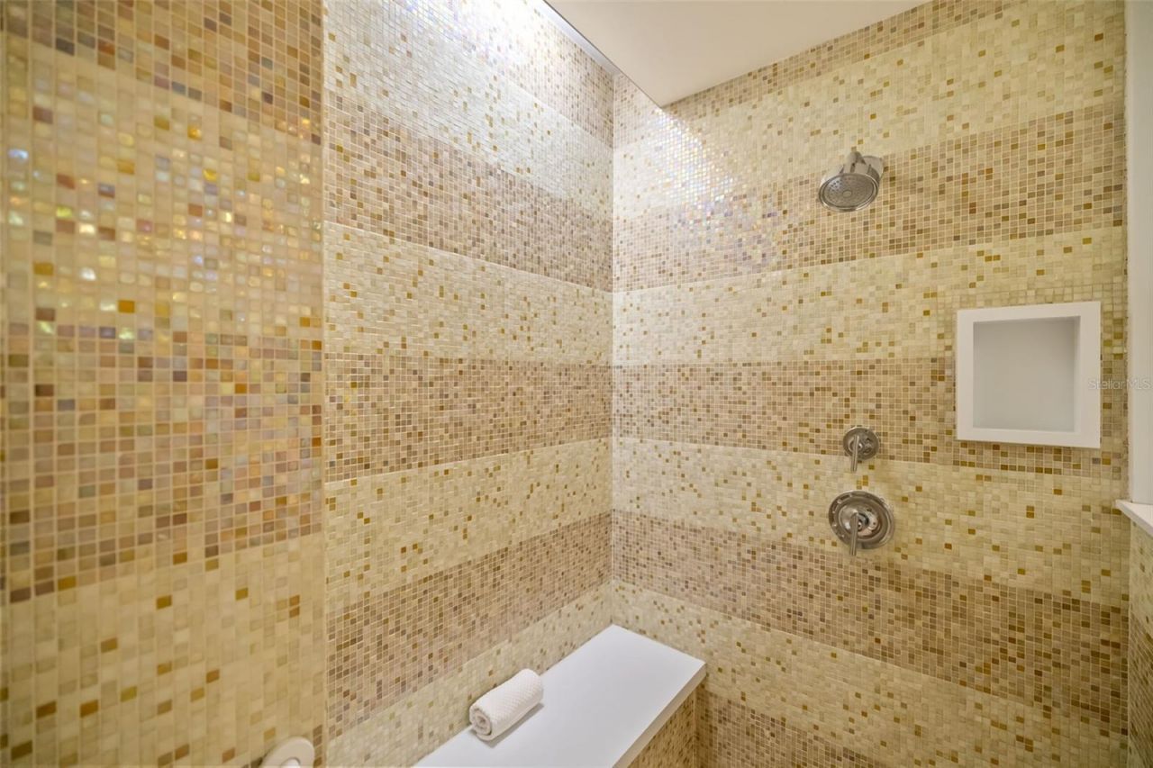 915 Seaside Drive, Unit 407, Sarasota, FL 34242 Photo